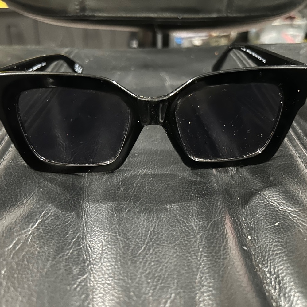 Sofia Vergara  Black Square Sunglasses